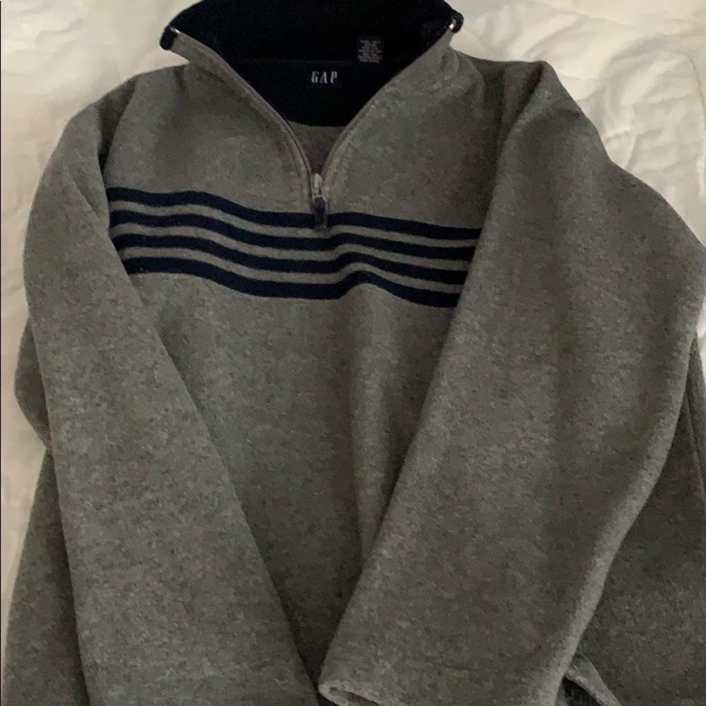 Gap pullover